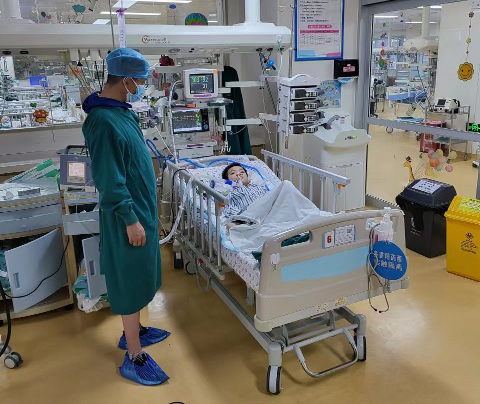 柞水县跨省救护车出租公司